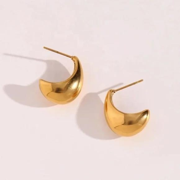 New 18K Gold Hollow Out Boat Shape Stud Earring, NICE EARRINGS, CUTE EARRINGS - Picture 6 of 7